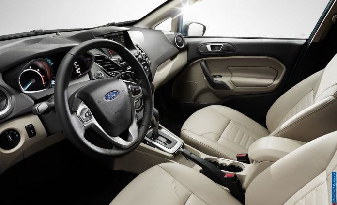 2014 Ford Fiesta - фотография 16 из 25