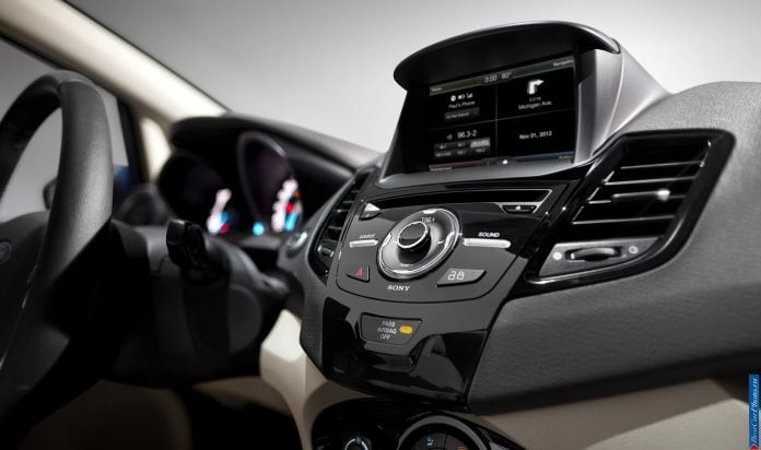 2014 Ford Fiesta - фотография 25 из 25