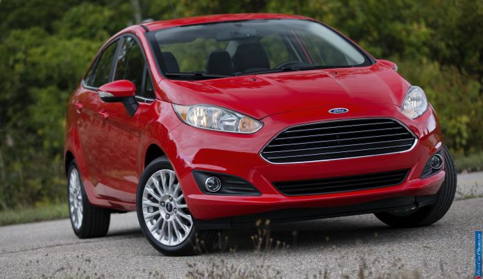 2014 Ford Fiesta Sedan - фотография 1 из 32
