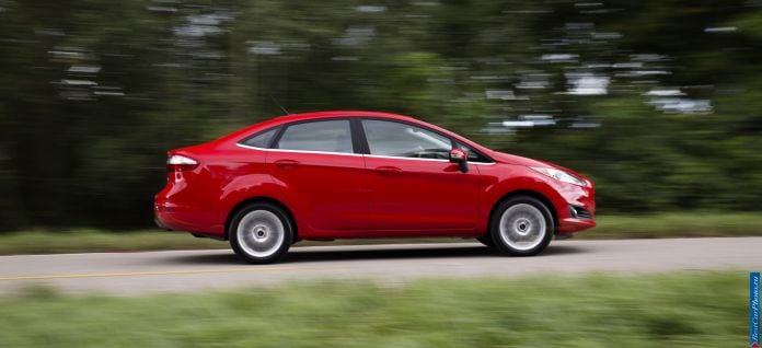 2014 Ford Fiesta Sedan - фотография 6 из 32