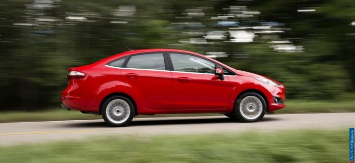 2014 Ford Fiesta Sedan - фотография 7 из 32
