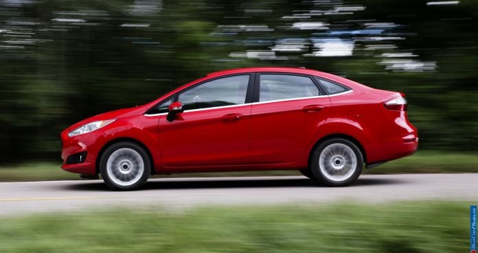 2014 Ford Fiesta Sedan - фотография 9 из 32