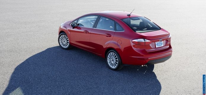 2014 Ford Fiesta Sedan - фотография 16 из 32