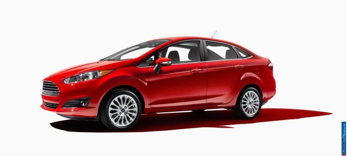 2014 Ford Fiesta Sedan - фотография 19 из 32