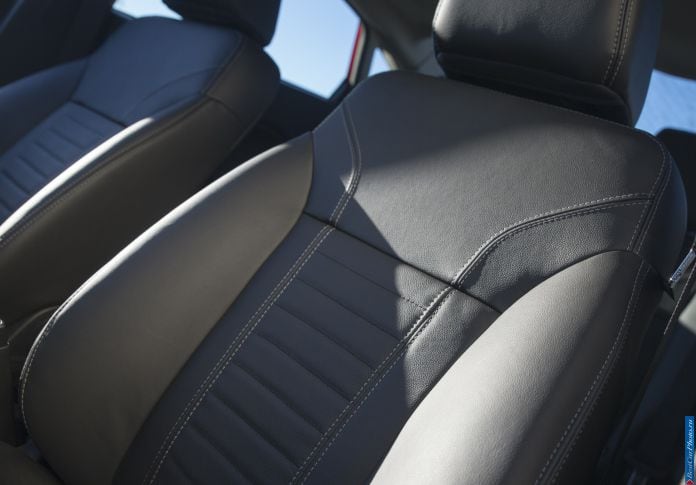 2014 Ford Fiesta Sedan - фотография 29 из 32