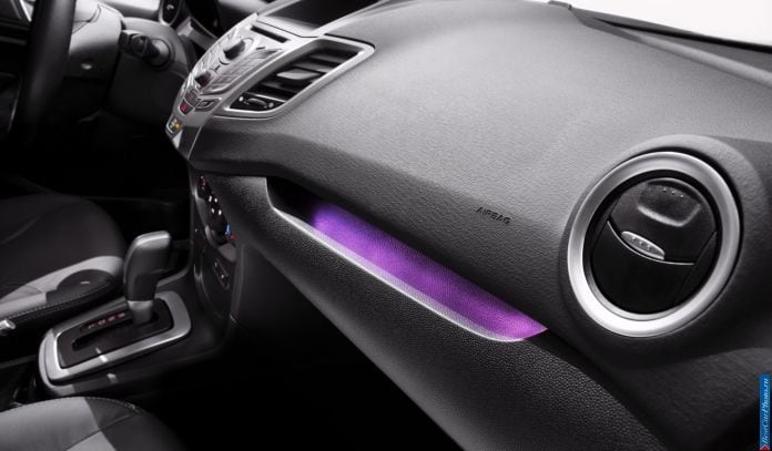 2014 Ford Fiesta Sedan - фотография 32 из 32