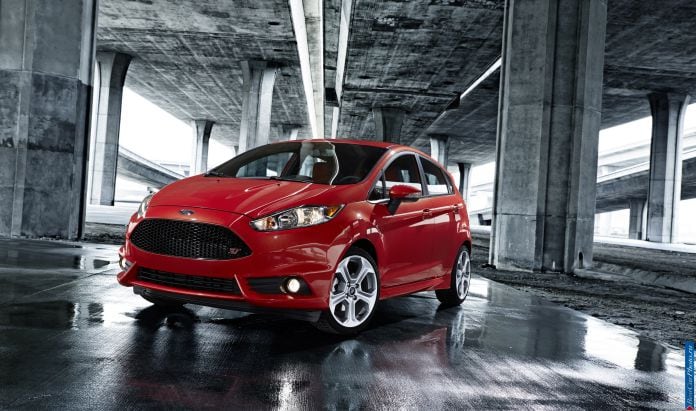 2014 Ford Fiesta ST - фотография 4 из 44