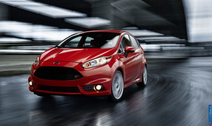 2014 Ford Fiesta ST - фотография 6 из 44