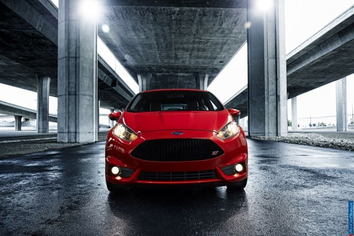 2014 Ford Fiesta ST - фотография 12 из 44