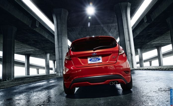 2014 Ford Fiesta ST - фотография 13 из 44