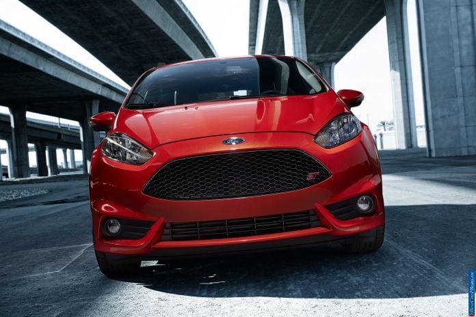 2014 Ford Fiesta ST - фотография 14 из 44