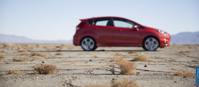 2014 Ford Fiesta ST - фотография 19 из 44