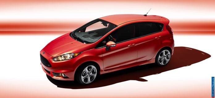 2014 Ford Fiesta ST - фотография 22 из 44