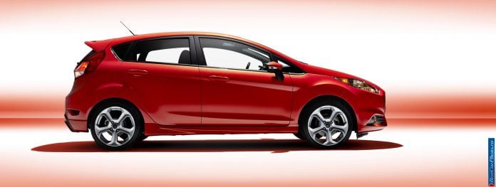 2014 Ford Fiesta ST - фотография 23 из 44