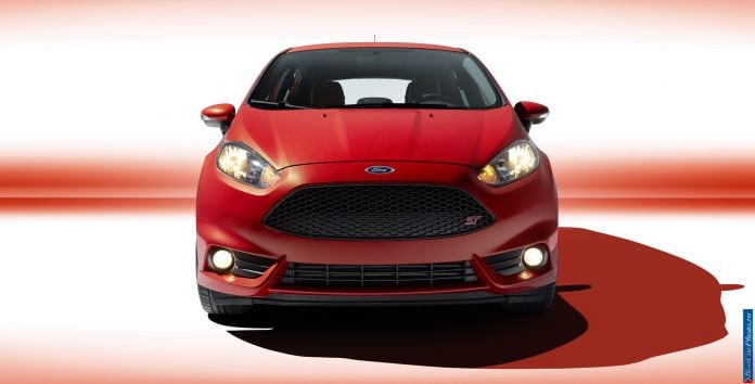 2014 Ford Fiesta ST - фотография 27 из 44