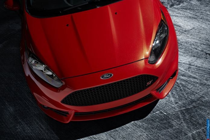 2014 Ford Fiesta ST - фотография 30 из 44