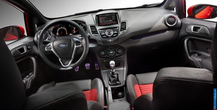 2014 Ford Fiesta ST - фотография 44 из 44