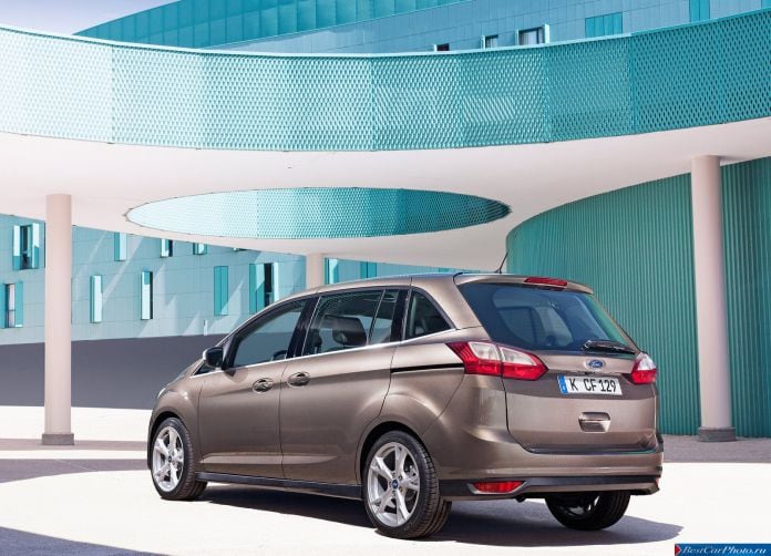 2015 Ford C-Max - фотография 20 из 36