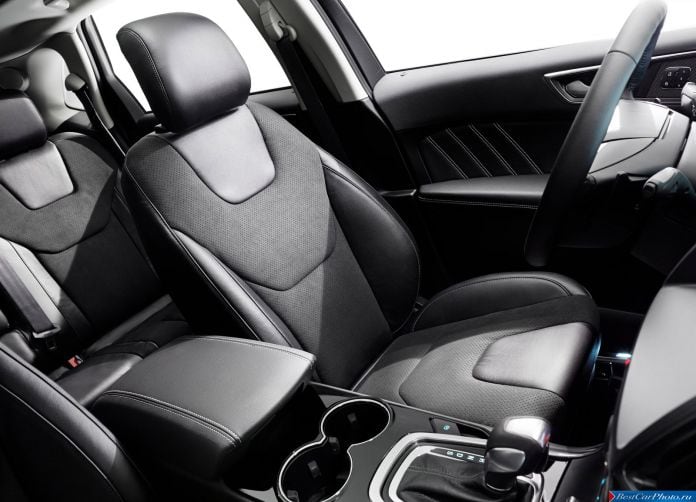 2015 Ford Edge - фотография 8 из 12