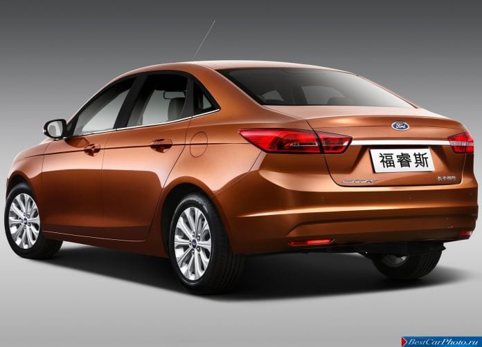 2015 Ford Escort - фотография 5 из 21