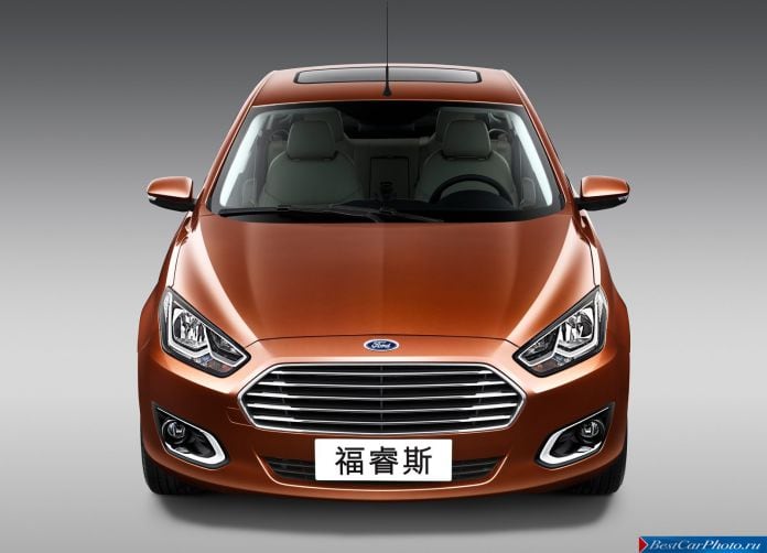 2015 Ford Escort - фотография 7 из 21