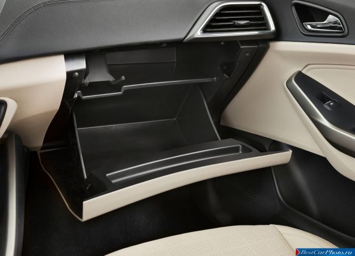 2015 Ford Escort - фотография 15 из 21