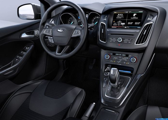 2015 Ford Focus - фотография 19 из 47