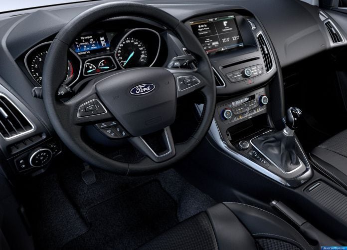 2015 Ford Focus - фотография 20 из 47