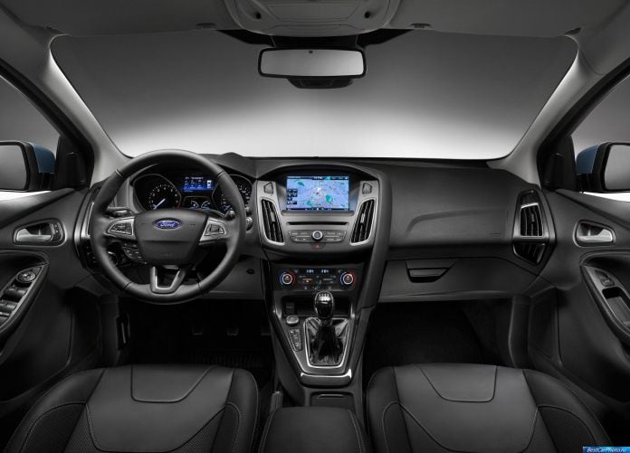 2015 Ford Focus - фотография 22 из 47