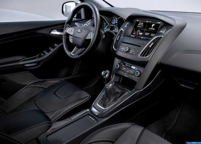 2015 Ford Focus - фотография 23 из 47