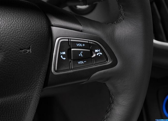 2015 Ford Focus - фотография 33 из 47