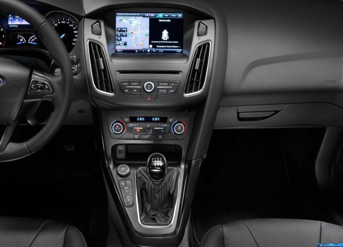 2015 Ford Focus - фотография 37 из 47