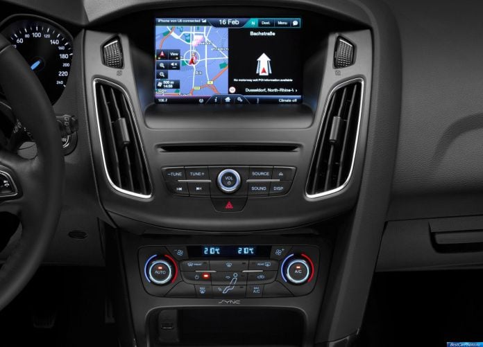 2015 Ford Focus - фотография 39 из 47