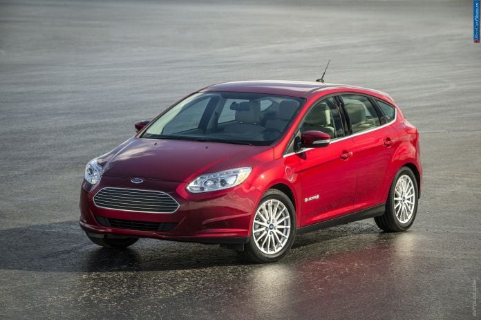 2015 Ford Focus Electric - фотография 1 из 17