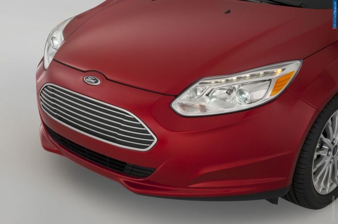 2015 Ford Focus Electric - фотография 8 из 17