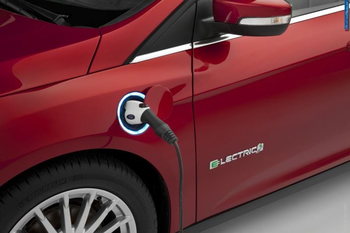 2015 Ford Focus Electric - фотография 9 из 17