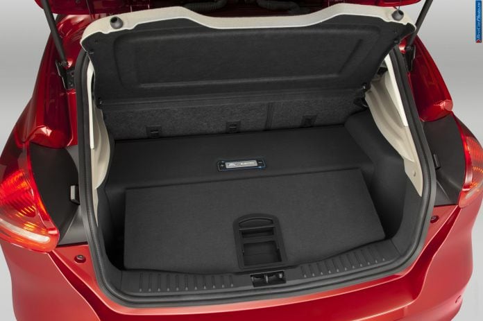 2015 Ford Focus Electric - фотография 11 из 17