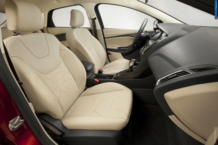 2015 Ford Focus Electric - фотография 13 из 17