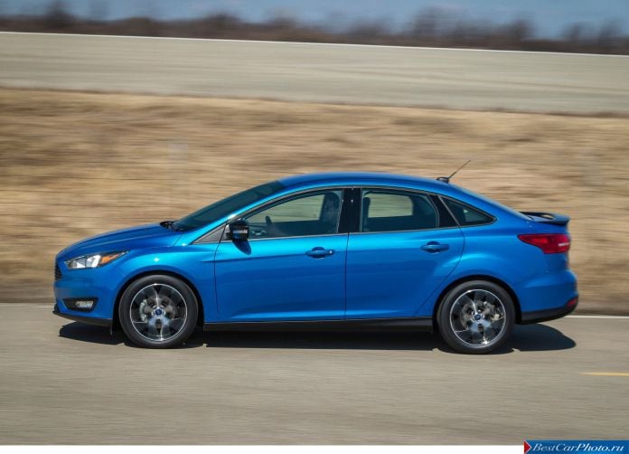 2015 Ford Focus Sedan - фотография 4 из 25