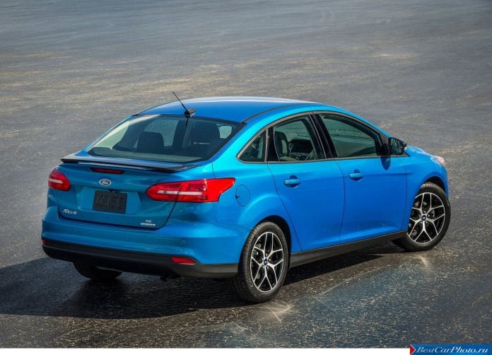 2015 Ford Focus Sedan - фотография 6 из 25