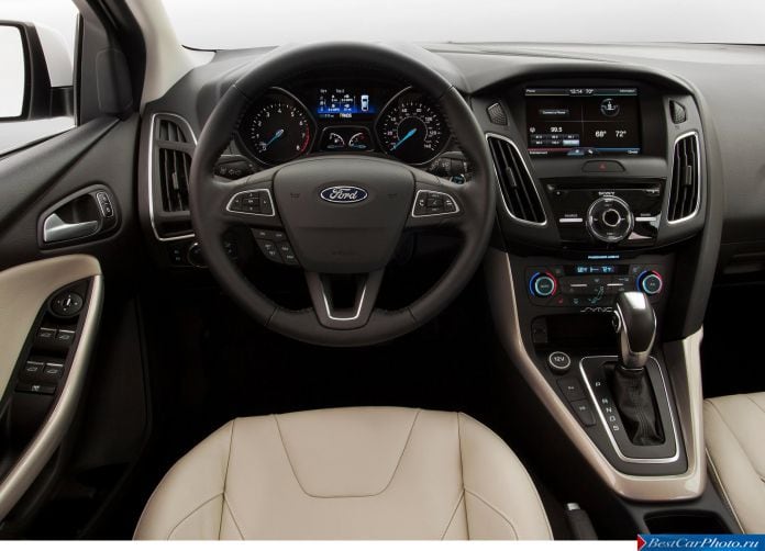 2015 Ford Focus Sedan - фотография 15 из 25