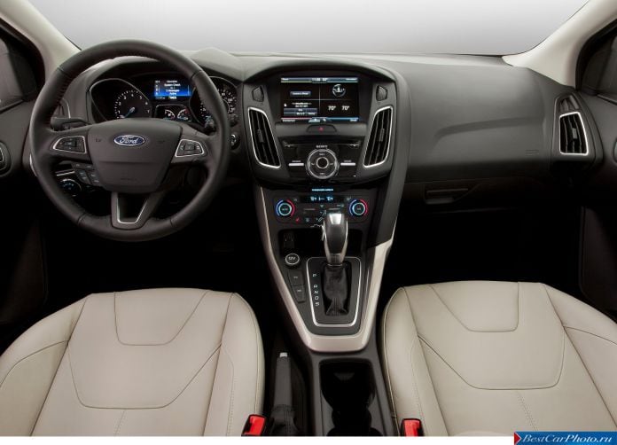 2015 Ford Focus Sedan - фотография 16 из 25