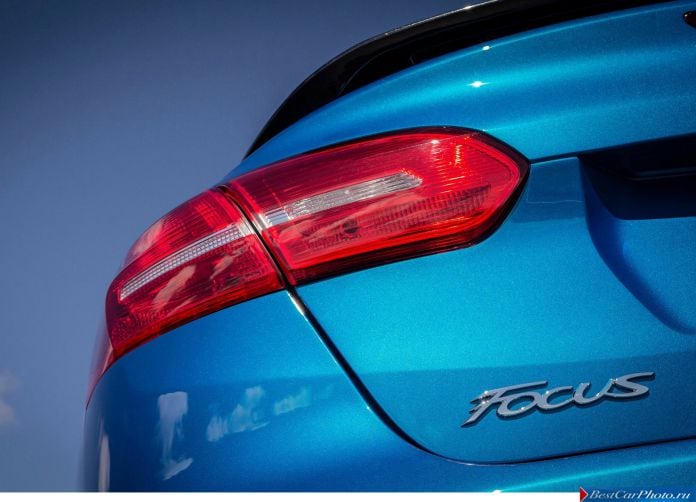 2015 Ford Focus Sedan - фотография 21 из 25