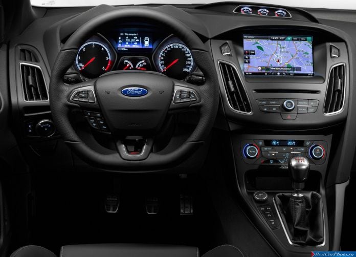 2015 Ford Focus ST - фотография 16 из 62 2015 Ford Focus ST - фотография 16 из 62