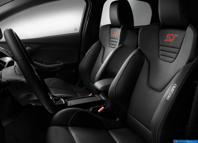 2015 Ford Focus ST - фотография 18 из 62