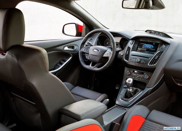 2015 Ford Focus ST - фотография 46 из 62