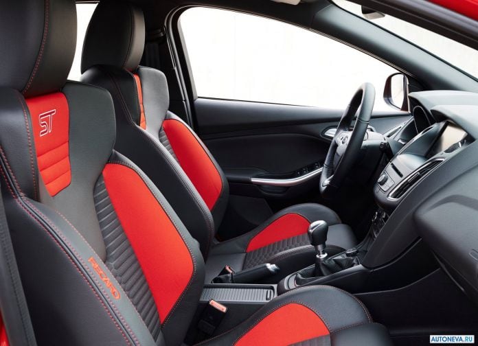2015 Ford Focus ST - фотография 49 из 62
