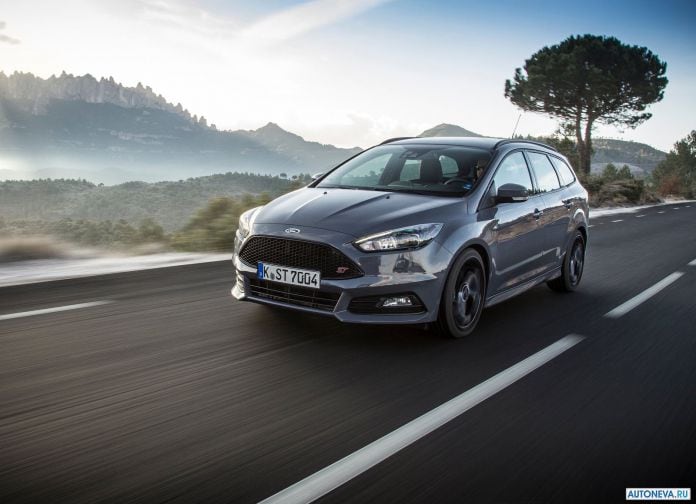 2015 Ford Focus ST Wagon - фотография 7 из 32