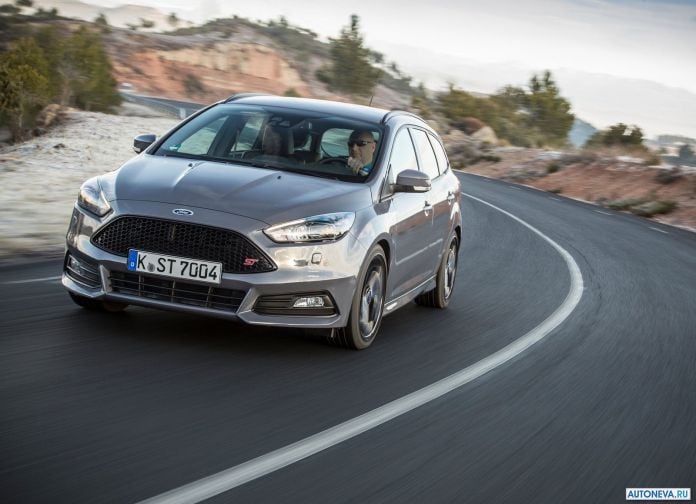 2015 Ford Focus ST Wagon - фотография 9 из 32