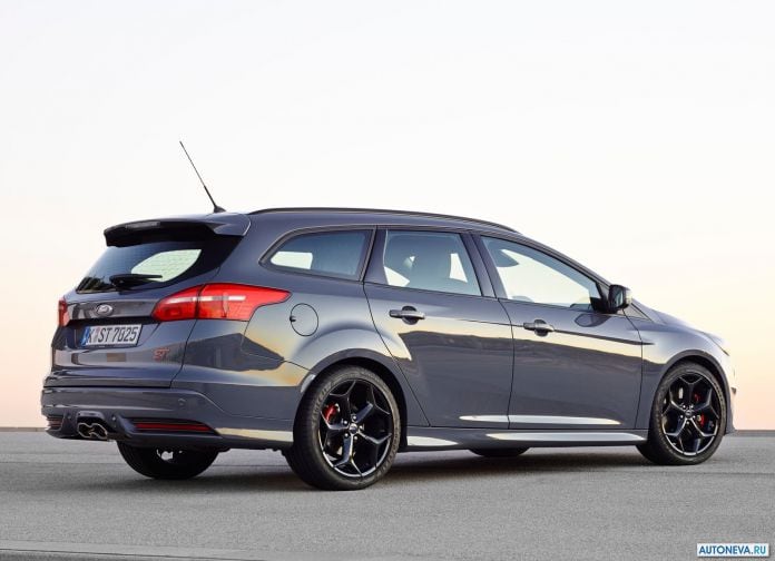 2015 Ford Focus ST Wagon - фотография 15 из 32